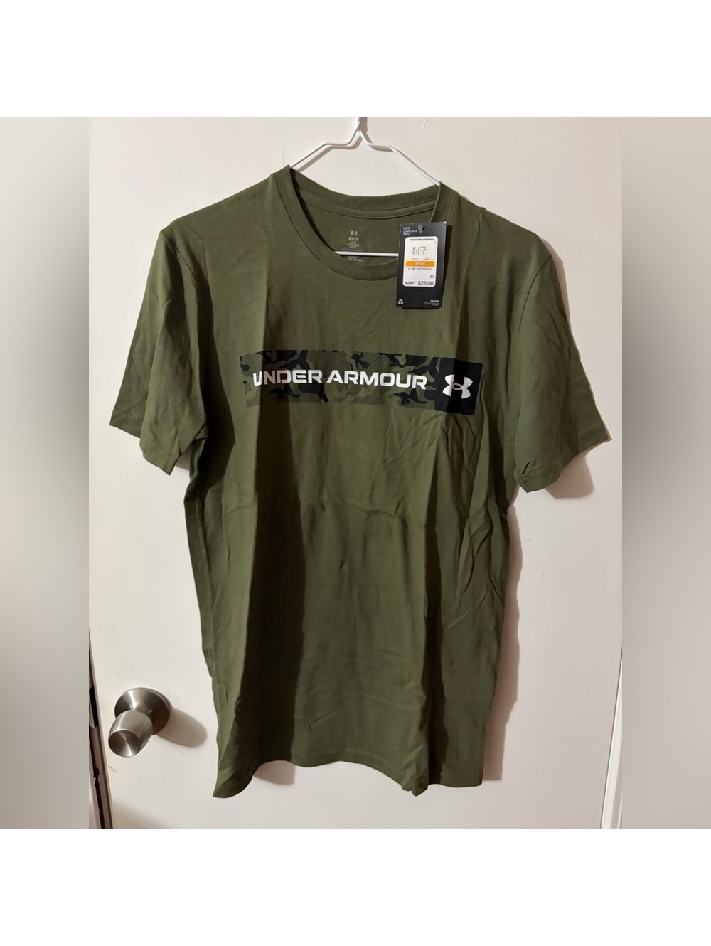 Men’s Small Under Armour Green Camo T-Shirt Tote11